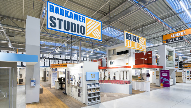 Hornbach's new store in Apeldoorn offers for example a bathroom and kitchen center. Hornbach's new store in Apeldoorn offers for example a bathroom and kitchen center.