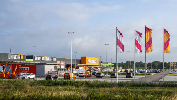 The new store in Nijmegen is the largest Hornbach location in the province of Gelderland. The new store in Nijmegen is the largest Hornbach location in the province of Gelderland.