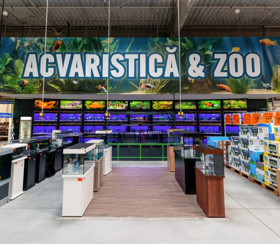 ... including pet products occupy an area of 5 200 m². ... including pet products occupy an area of 5 200 m².