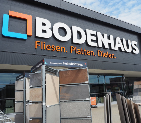 Bodenhaus is a format developed by Hornbach for the distribution of floor coverings. Bodenhaus is a format developed by Hornbach for the distribution of floor coverings.