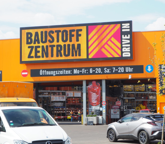 Hornbach attaches great importance to the professional business. Hornbach attaches great importance to the professional business.